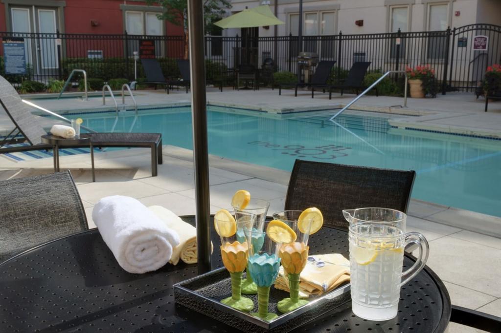 Bluebird Suites In Downtown 프로비던스 외부 사진